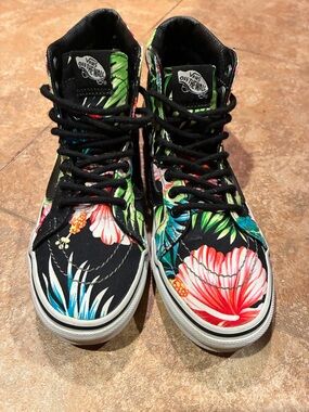 Vans Women's Black Tropical Floral High-Top Sneakers